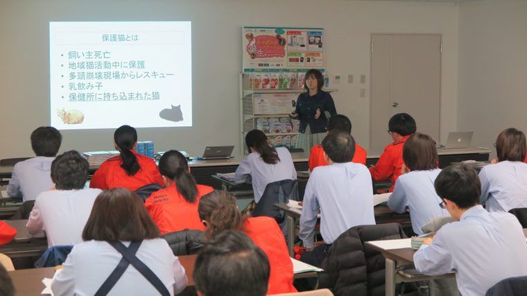 島忠のスタッフに説明する河瀬さん