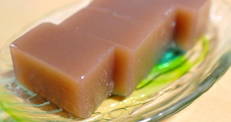 猫は羊羹を食べても大丈夫? 糖分の取り過ぎやアレルギーリスクに注意