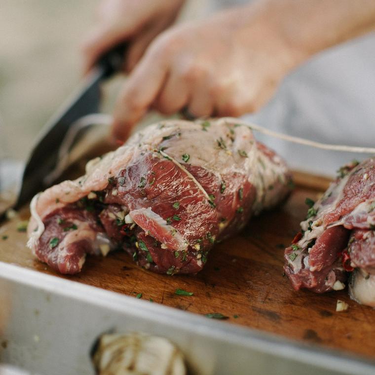 調理中の牛肉