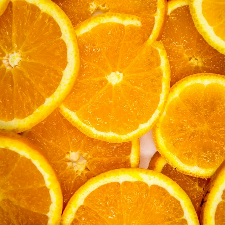 犬はオレンジを食べても大丈夫 オレンジジュースやアイス 与える際の注意点を紹介 ペトコト