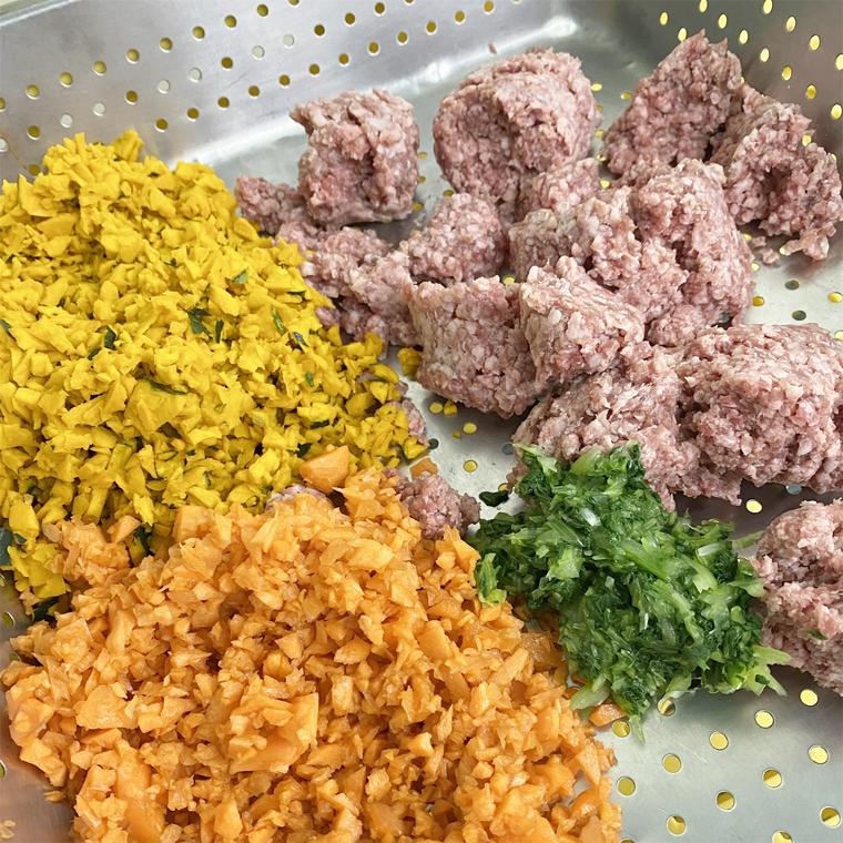 PETOKOTO FOODSの調理過程